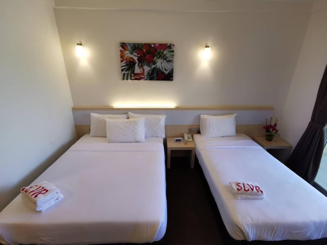 Serdang Lake View Resort Sungai Kechil Buitenkant foto