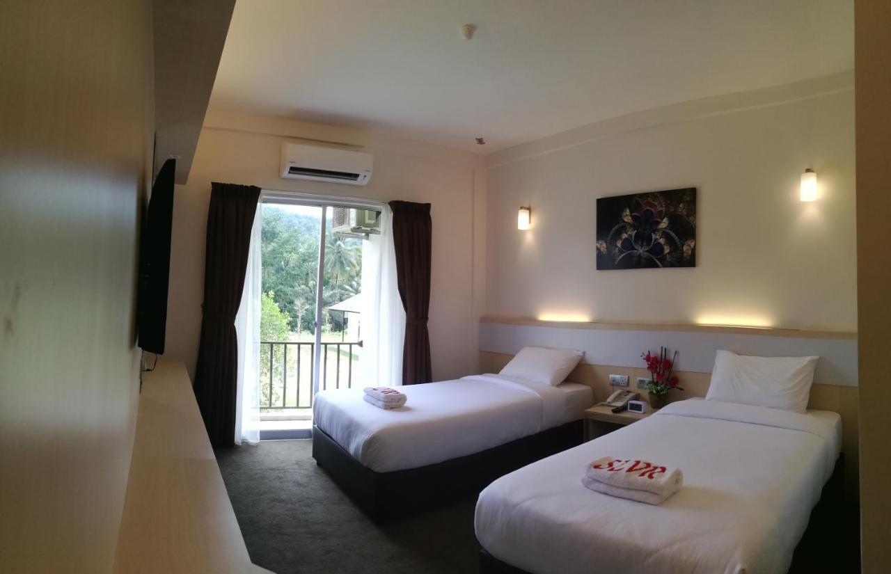 Serdang Lake View Resort Sungai Kechil Buitenkant foto