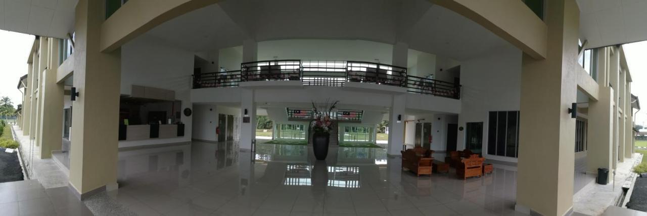 Serdang Lake View Resort Sungai Kechil Buitenkant foto